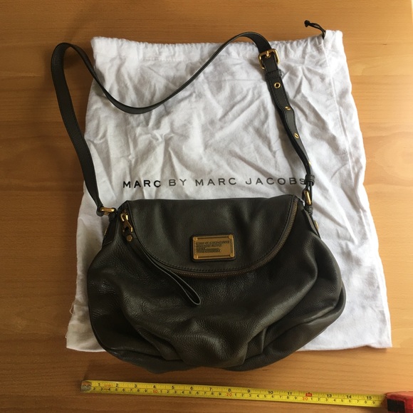 Marc By Marc Jacobs Handbags - Marc by Marc Jacob Gray Leather Hobo Crossbody Bag